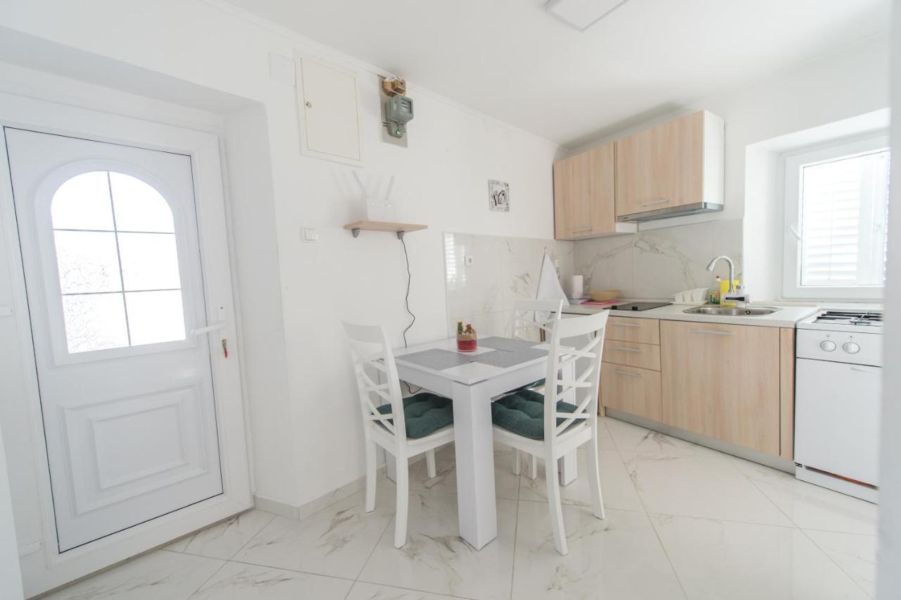 La Casa Di Pietra Apartment Krk Bagian luar foto