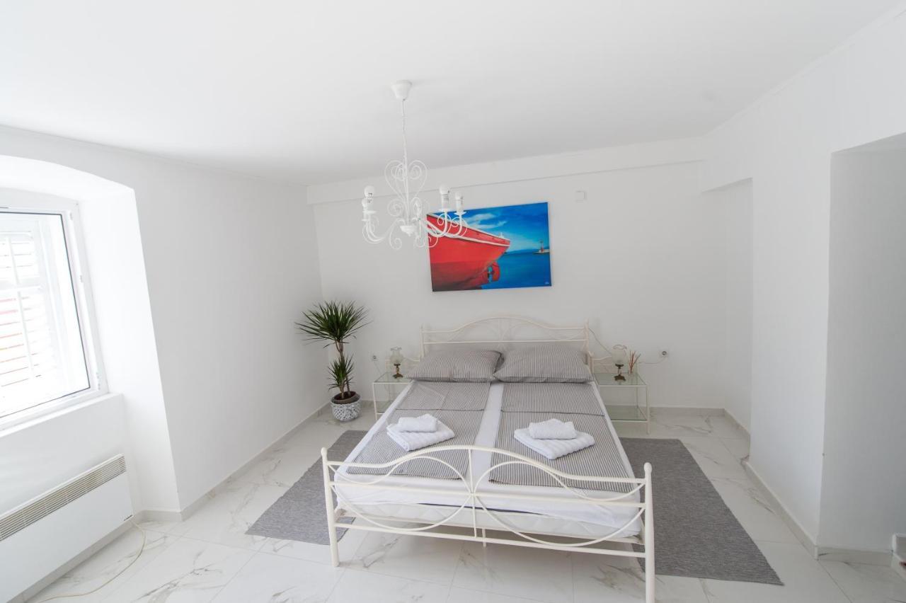 La Casa Di Pietra Apartment Krk Bagian luar foto